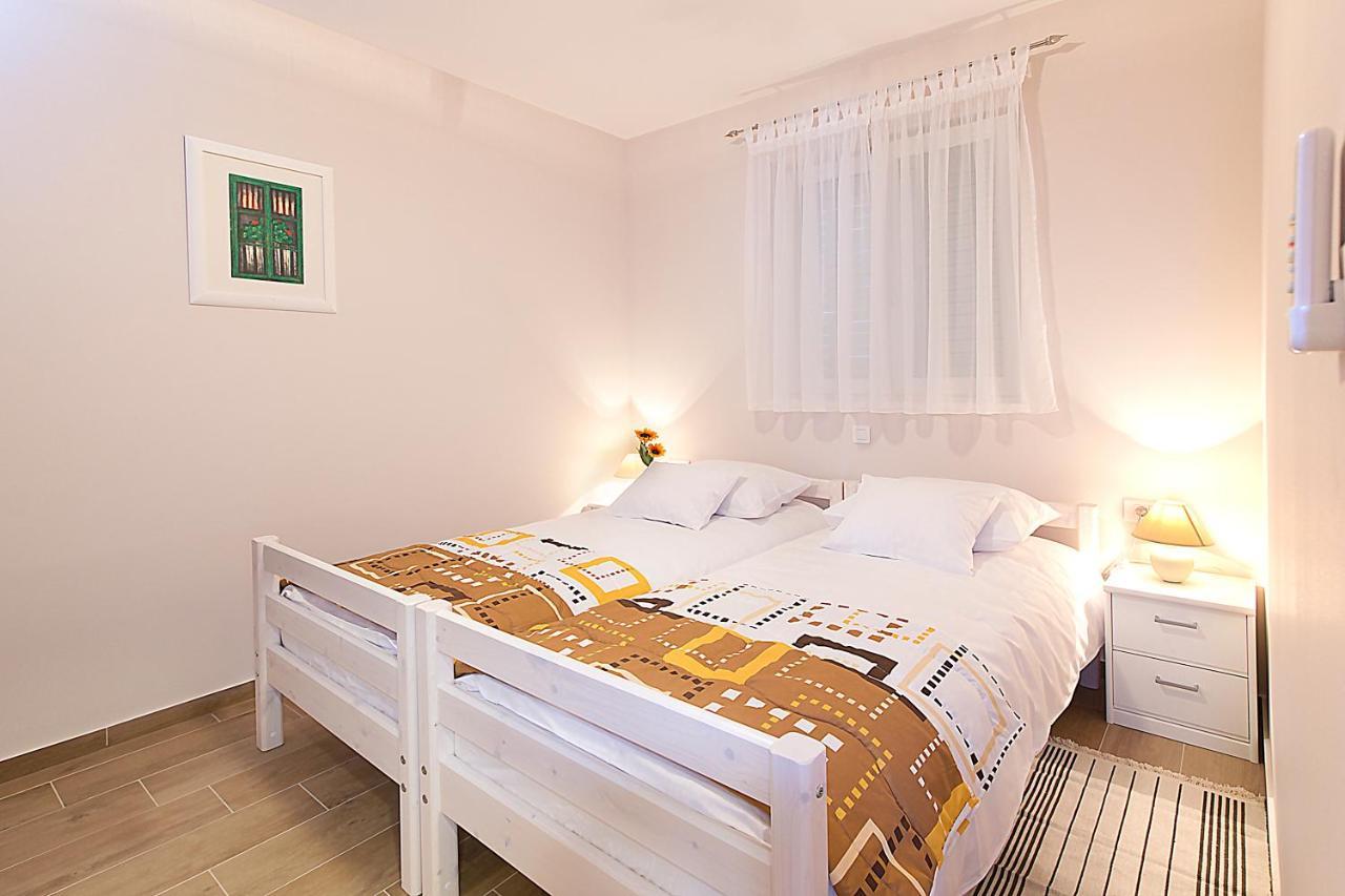 Apartament Palace 3 Funjestra